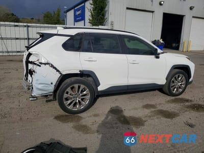 Trzecie zdjęcie samochodu z tyłu: 2019 TOYOTA RAV4 XLE PREMIUM VIN:JTMC1RFV2KD011000 - miniatura