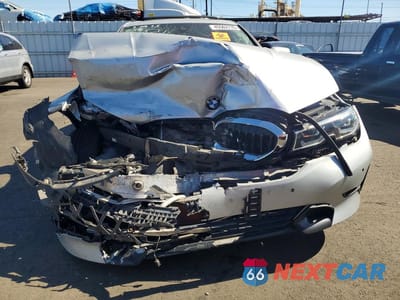 Piąte zdjęcie samochodu w środku: 2019 BMW 330I VIN:WBA5R1C59KAJ99567 - miniatura