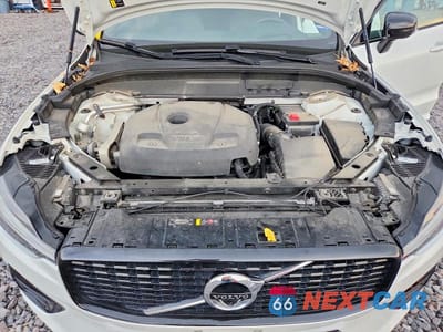 Zdjęcie 11 z 12 samochodu: 2021 VOLVO XC60 T5 R-DESIGN VIN:YV4102RM0M1830089 - miniatura