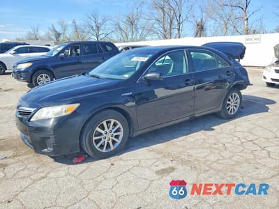 2010 TOYOTA CAMRY HYBRID BASE 4T1BB3EK4AU125779 - główne zdjęcie licytacji z USA - miniatura