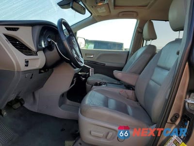 Zdjęcie 7 z 12 samochodu: 2019 TOYOTA SIENNA XLE 8-PASSENGER VIN:5TDYZ3DC2KS985612 - miniatura