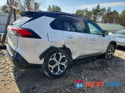 Trzecie zdjęcie samochodu z tyłu: 2022 TOYOTA RAV4 PRIME XSE VIN:JTMFB3FV3ND099311 - miniatura