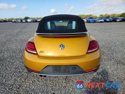Zdjęcie 6 z 13 samochodu: 2017 VOLKSWAGEN BEETLE DUNE VIN:3VWT17AT7HM808797 - miniatura