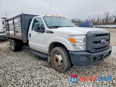 Czwarte zdjęcie samochodu z boku: 2013 FORD F350 SUPER DUTY FLATBED TRUCK VIN:1FDRF3G66DEA86761 - miniatura