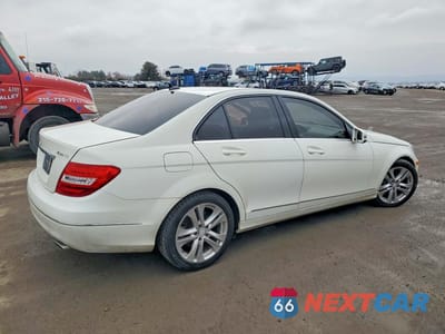 Trzecie zdjęcie samochodu z tyłu: 2012 MERCEDES-BENZ C 300 4MATIC VIN:WDDGF8BBXCR226210 - miniatura