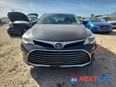 Piąte zdjęcie samochodu w środku: 2018 TOYOTA AVALON XLE VIN:4T1BK1EB1JU286224 - miniatura