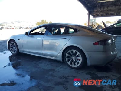 Drugie zdjęcie samochodu z przodu: 2016 TESLA MODEL S VIN:5YJSA1E45GF175301 - miniatura