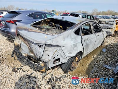 Trzecie zdjęcie samochodu z tyłu: 2016 FORD FUSION SE VIN:3FA6P0H73GR235791 - miniatura