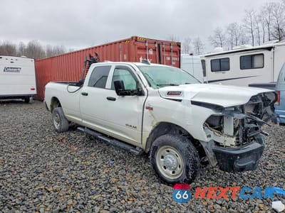 Czwarte zdjęcie samochodu z boku: 2020 RAM 2500 TRADESMAN VIN:3C6UR5HJ4LG203966 - miniatura