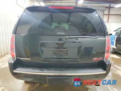 Zdjęcie 6 z 12 samochodu: 2014 GMC YUKON DENALI VIN:1GKS2EEFXER223747 - miniatura