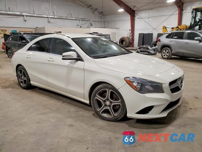 Czwarte zdjęcie samochodu z boku: 2014 MERCEDES-BENZ CLA 250 VIN:WDDSJ4EB5EN127267 - miniatura