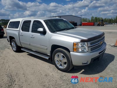 Czwarte zdjęcie samochodu z boku: 2013 CHEVROLET SILVERADO C1500 LTZ VIN:3GCPCTE08DG135213 - miniatura