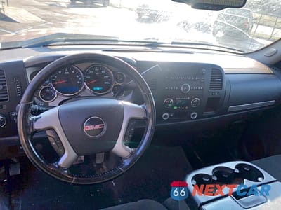 Zdjęcie 9 z 10 samochodu: 2008 GMC SIERRA K1500 VIN:2GTEK133281229243 - miniatura