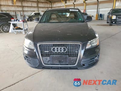 Piąte zdjęcie samochodu w środku: 2010 AUDI Q5 PREMIUM PLUS VIN:WA1LKAFP2AA103878 - miniatura