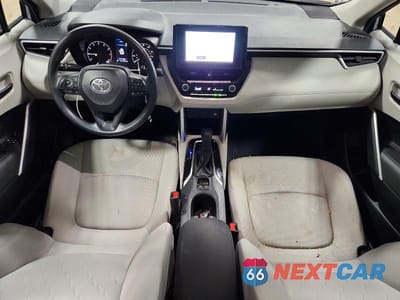 Zdjęcie 8 z 13 samochodu: 2023 TOYOTA COROLLA CROSS L VIN:7MUAAABGXPV051052 - miniatura