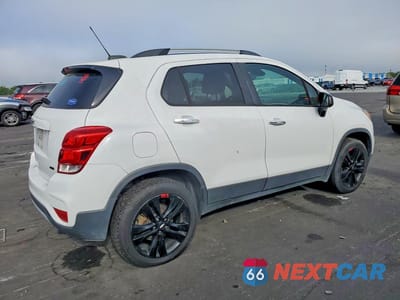 Trzecie zdjęcie samochodu z tyłu: 2018 CHEVROLET TRAX 1LT VIN:3GNCJPSB7JL279153 - miniatura