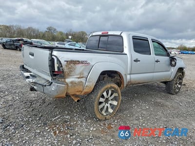 Trzecie zdjęcie samochodu z tyłu: 2013 TOYOTA TACOMA PRERUNNER V6 VIN:3TMJU4GN3DM146560 - miniatura