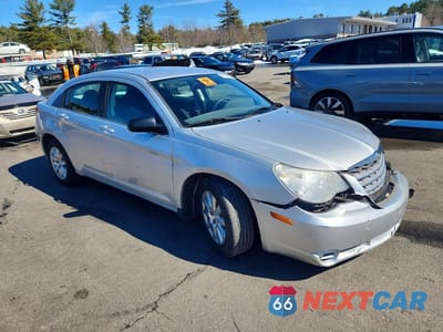 Czwarte zdjęcie samochodu z boku: 2010 CHRYSLER SEBRING TOURING VIN:1C3CC4FB4AN118243 - miniatura