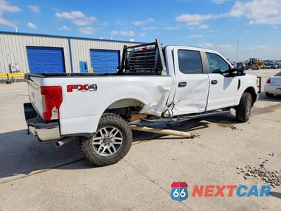 Trzecie zdjęcie samochodu z tyłu: 2017 FORD F250 SUPER DUTY VIN:1FT7W2B6XHEE13679 - miniatura