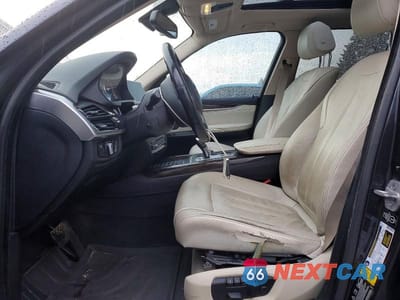 Zdjęcie 7 z 12 samochodu: 2015 BMW X5 XDRIVE35D VIN:5UXKS4C50F0J97504 - miniatura