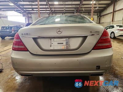 Zdjęcie 6 z 11 samochodu: 2010 MERCEDES-BENZ S 550 4MATIC VIN:WDDNG8GBXAA312755 - miniatura