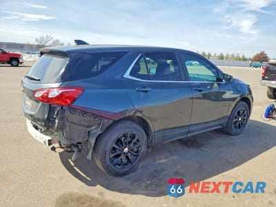 Trzecie zdjęcie samochodu z tyłu: 2021 CHEVROLET EQUINOX LT VIN:2GNAXUEVXM6160418 - miniatura