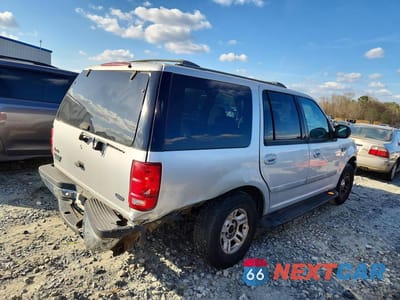 Trzecie zdjęcie samochodu z tyłu: 2002 FORD EXPEDITION XLT VIN:1FMRU15L92LA63647 - miniatura
