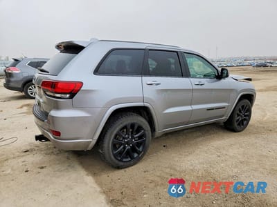 Trzecie zdjęcie samochodu z tyłu: 2018 JEEP GRAND CHEROKEE LAREDO VIN:1C4RJFAG1JC503894 - miniatura