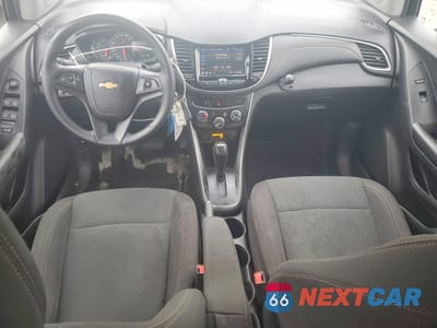 Zdjęcie 8 z 13 samochodu: 2022 CHEVROLET TRAX LS VIN:KL7CJNSM8NB526618 - miniatura