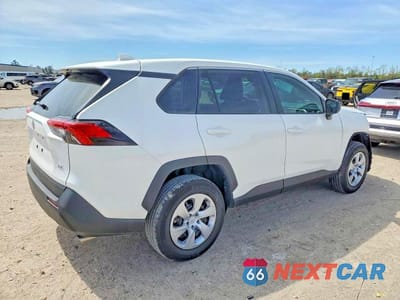 Trzecie zdjęcie samochodu z tyłu: 2025 TOYOTA RAV4 LE VIN:2T3H1RFV7SC365430 - miniatura