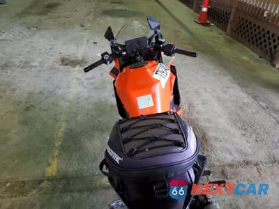 Zdjęcie 6 z 9 samochodu: 2022 KTM 390 RC VIN:MD2JYJ406NC214827 - miniatura