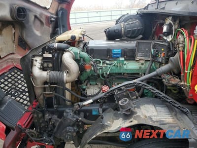 Zdjęcie 7 z 10 samochodu: 2013 VOLVO VNL SEMI TRUCK VIN:4V4NC9KK3DN145143 - miniatura