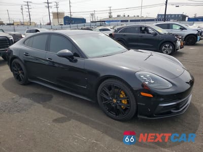 Czwarte zdjęcie samochodu z boku: 2018 PORSCHE PANAMERA 4 VIN:WP0AA2A76JL116084 - miniatura
