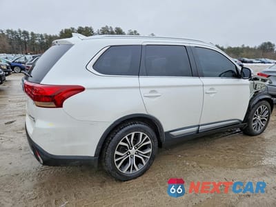 Trzecie zdjęcie samochodu z tyłu: 2017 MITSUBISHI OUTLANDER SE VIN:JA4AZ3A3XHZ056405 - miniatura