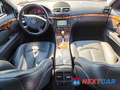 Zdjęcie 8 z 11 samochodu: 2004 MERCEDES-BENZ E 500 VIN:WDBUF70J14A437747 - miniatura