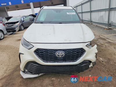 Piąte zdjęcie samochodu w środku: 2021 TOYOTA HIGHLANDER XSE VIN:5TDJZRBH3MS132187 - miniatura