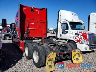 Trzecie zdjęcie samochodu z tyłu: 2019 VOLVO VNL SEMI TRUCK VIN:4V4NC9EH2KN904085 - miniatura