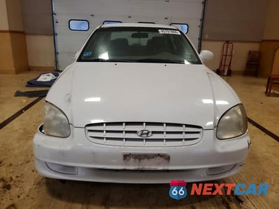 Piąte zdjęcie samochodu w środku: 2001 HYUNDAI SONATA BASE VIN:KMHWF25S91A411175 - miniatura
