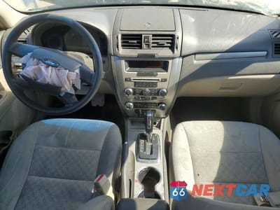 Zdjęcie 8 z 12 samochodu: 2011 FORD FUSION S VIN:3FAHP0GA3BR346162 - miniatura