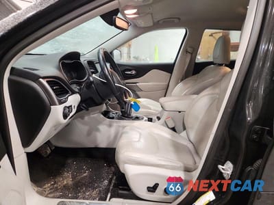 Zdjęcie 7 z 13 samochodu: 2019 JEEP CHEROKEE LIMITED VIN:1C4PJMDX5KD349371 - miniatura