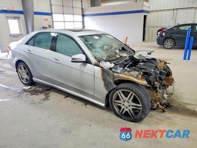 Czwarte zdjęcie samochodu z boku: 2010 MERCEDES-BENZ E 350 VIN:WDDHF5GB3AA228422 - miniatura