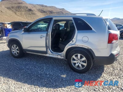 Drugie zdjęcie samochodu z przodu: 2013 KIA SORENTO LX VIN:5XYKT3A6XDG410261 - miniatura