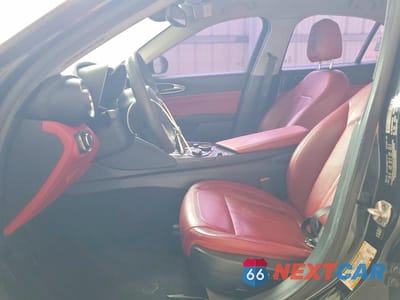 Zdjęcie 7 z 11 samochodu: 2018 ALFA ROMEO GIULIA VIN:ZARFAEBN1J7593122 - miniatura