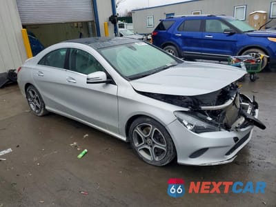 Czwarte zdjęcie samochodu z boku: 2019 MERCEDES-BENZ CLA 250 4MATIC VIN:WDDSJ4GB2KN711215 - miniatura