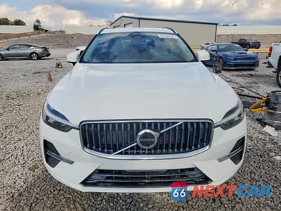 Piąte zdjęcie samochodu w środku: 2022 VOLVO XC60 B5 MOMENTUM VIN:YV4L12DK9N1964127 - miniatura