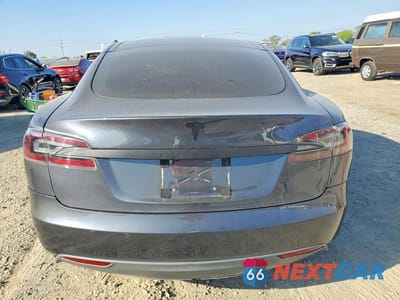 Zdjęcie 6 z 13 samochodu: 2015 TESLA MODEL S 85 VIN:5YJSA1H12FF083546 - miniatura