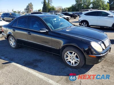 Czwarte zdjęcie samochodu z boku: 2006 MERCEDES-BENZ E 350 VIN:WDBUF56J56A758012 - miniatura