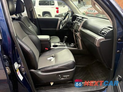 Piąte zdjęcie samochodu w środku: 2015 TOYOTA 4RUNNER SR5 PREMIUM VIN:JTEBU5JR8F5272634 - miniatura