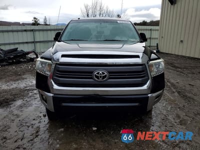 Piąte zdjęcie samochodu w środku: 2014 TOYOTA TUNDRA CREWMAX SR5 VIN:5TFDY5F10EX362741 - miniatura