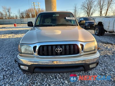 Piąte zdjęcie samochodu w środku: 2002 TOYOTA TACOMA V6 VIN:5TEHN72N82Z085601 - miniatura